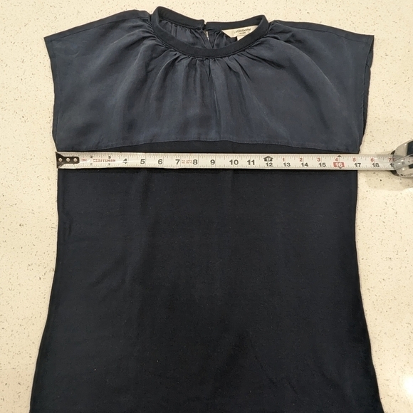 Liz Claiborne top blouse navy blue, high round neckline, sleeveless, size PM - Picture 5 of 10